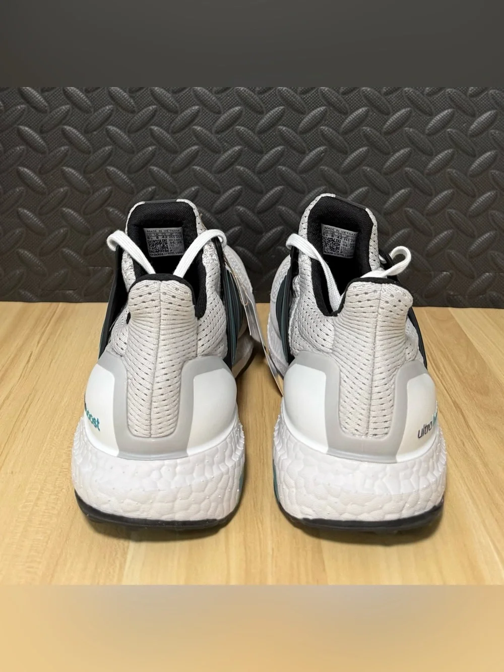 Adidas UltraBoost 1.0 White Pure Teal Running Shoes JQ0823 Mens Size 8.5 NEW